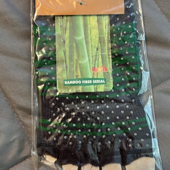 Toezies  (Toeless) The sock for a Pilates & Yoga, Size M/L, NEW IN PACKAGE - Picture 4 of 8